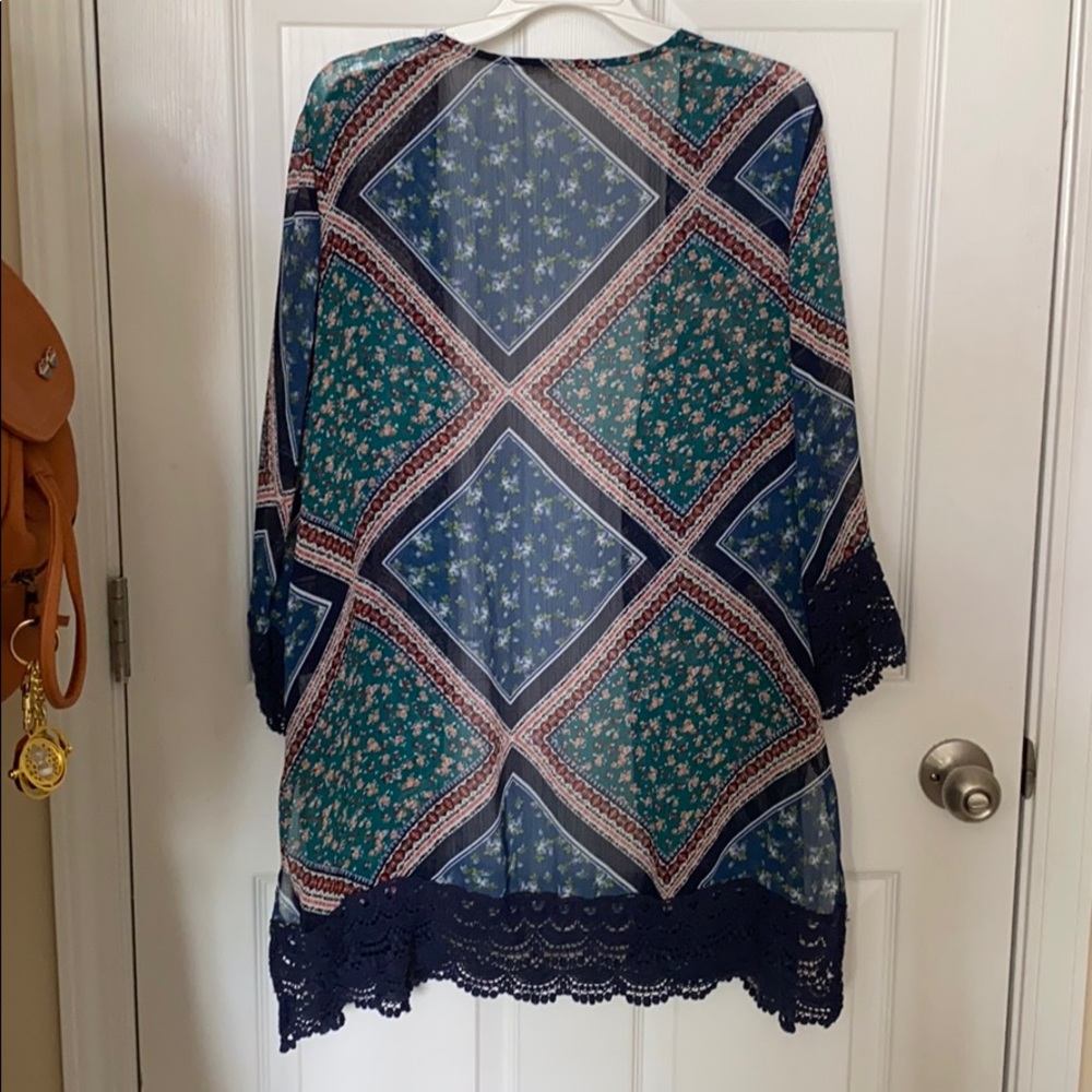 Altar’d State Kimono - Picture 2 of 3